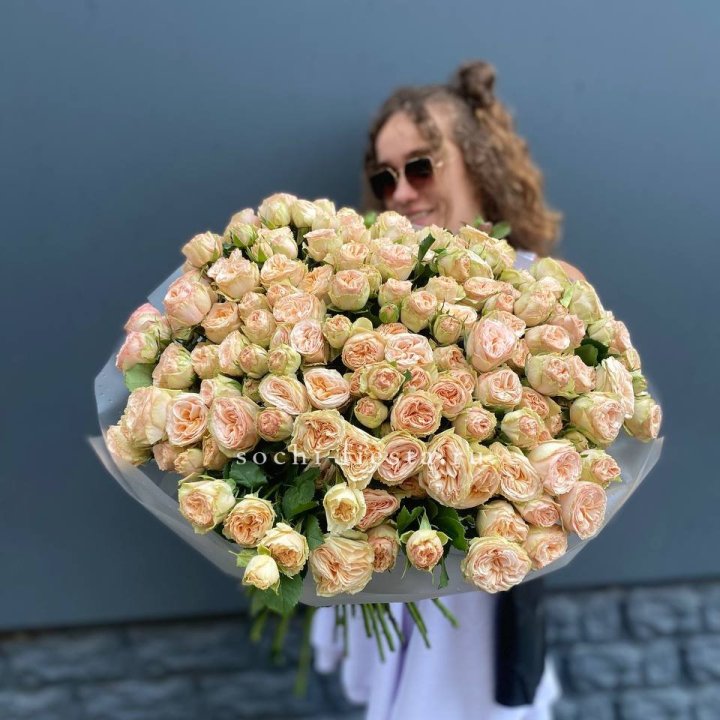 51 пионовидная роза в Иркутске