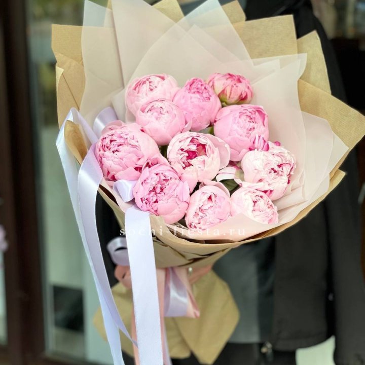 11 пионов в оформлении в Иркутске