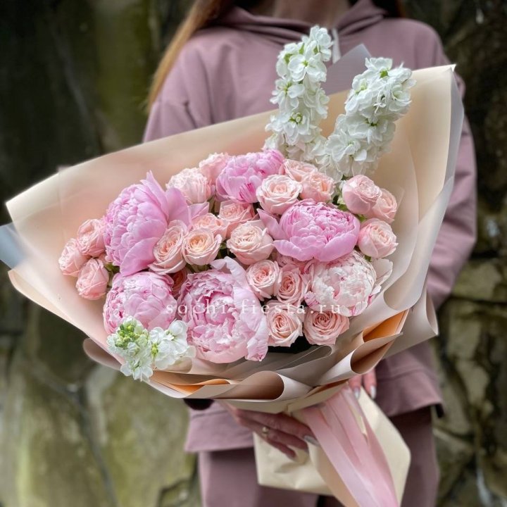 Букет с пионами №1 в Иркутске