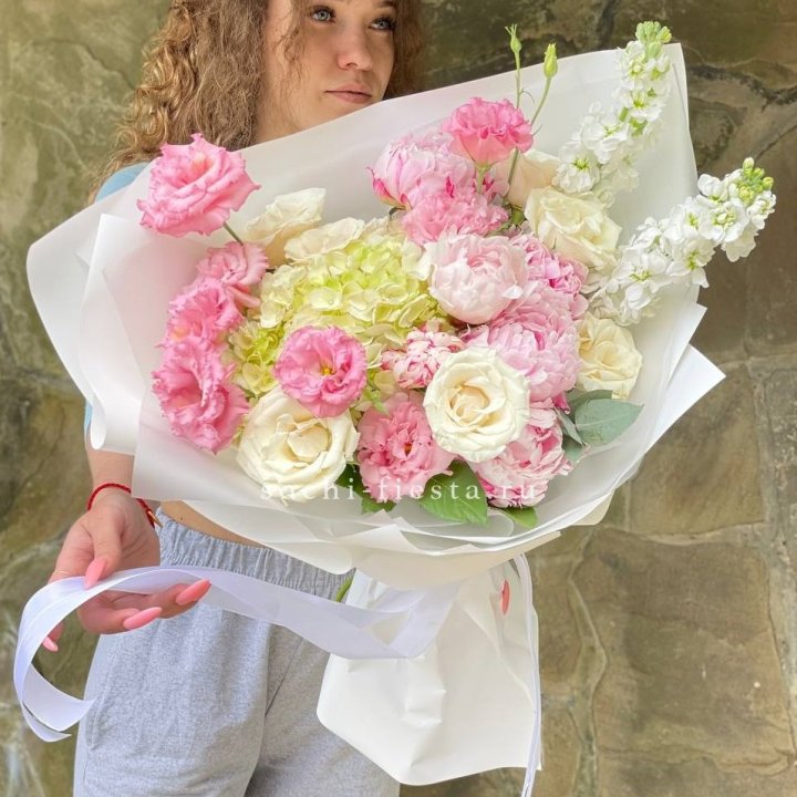 Букет с пионами №3 в Иркутске