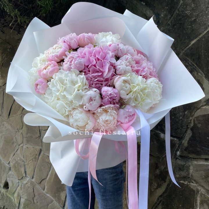 Букет "Пионы и Гортензии" в Иркутске