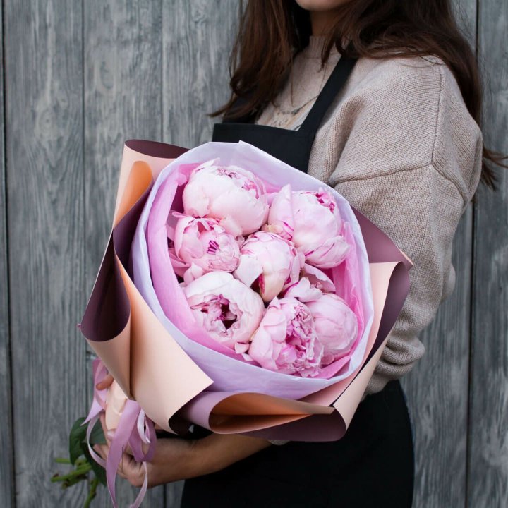 7 зефирных пионов в оформлении в Иркутске