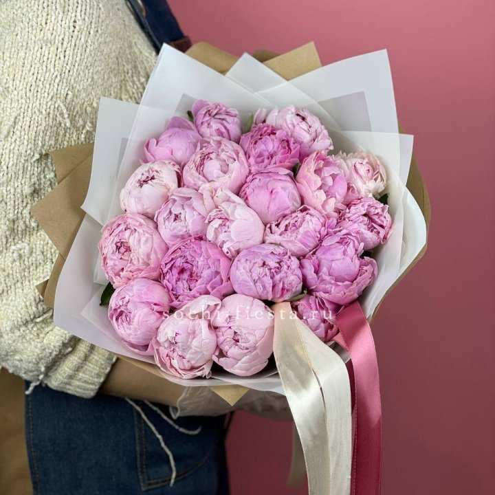 Букет из 21 пионов в Иркутске