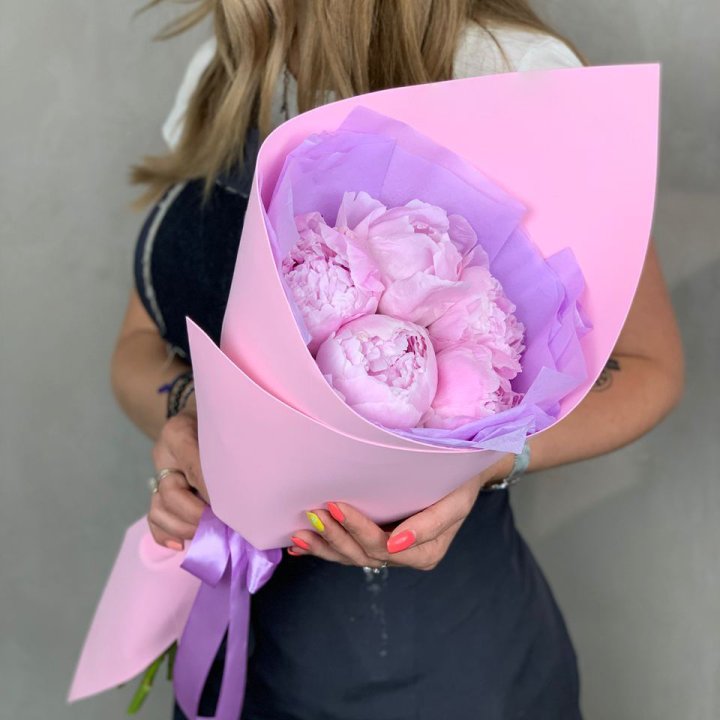 Букет пионов "Файв" в Иркутске