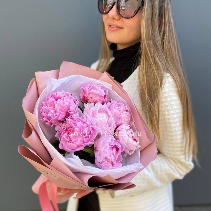 7 пионов в оформлении в Иркутске