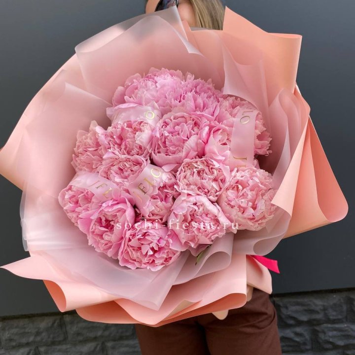 15 пионов "Монинг" в Иркутске