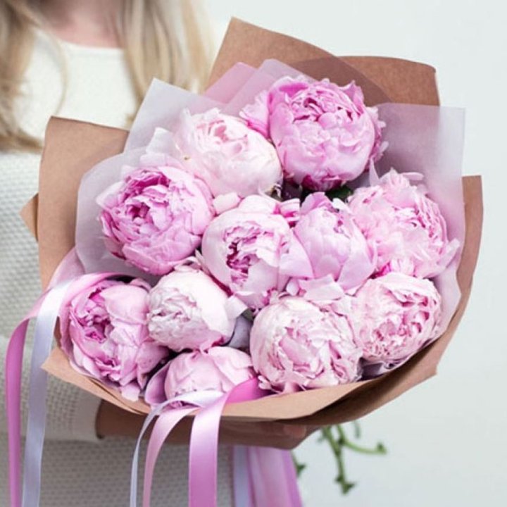 11 нежных пионов в Иркутске