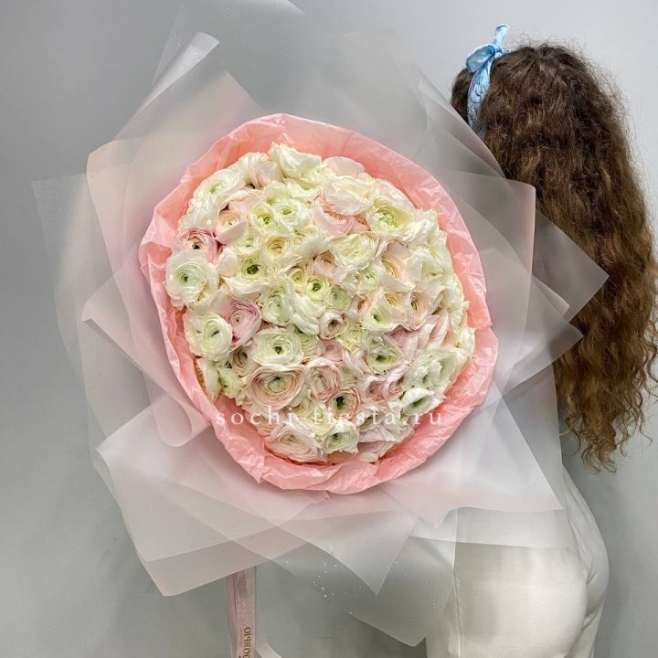 113 ранункулюсов  в Иркутске