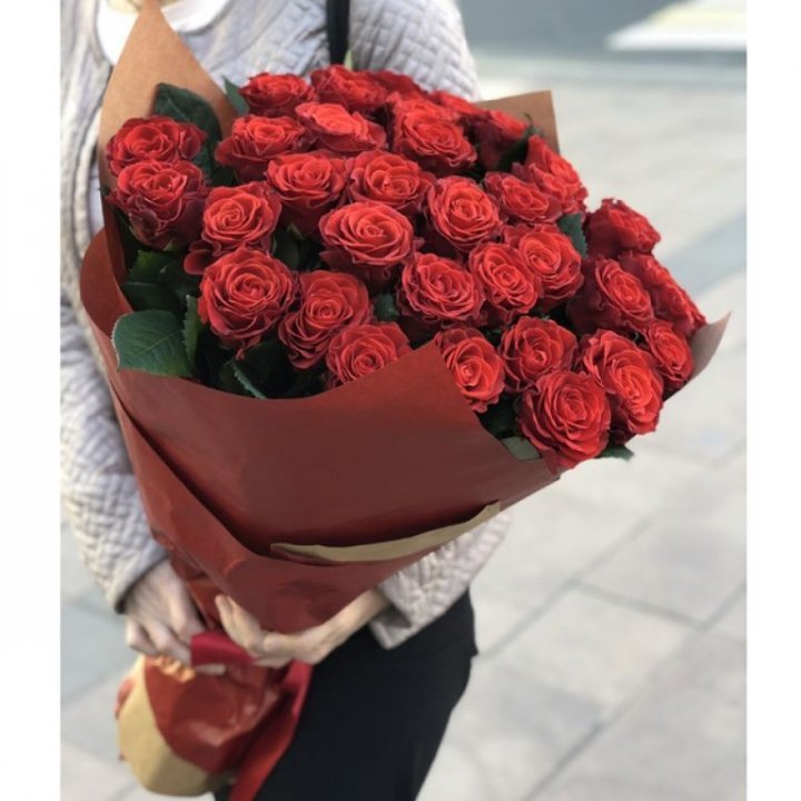 29 высоких роз  в Иркутске