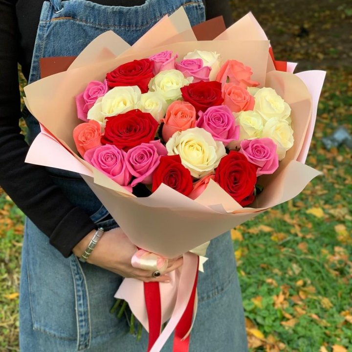 25 роз "Карусель" в Иркутске