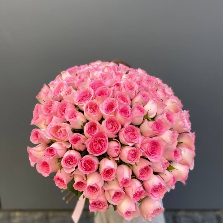 101 розовая роза в Иркутске