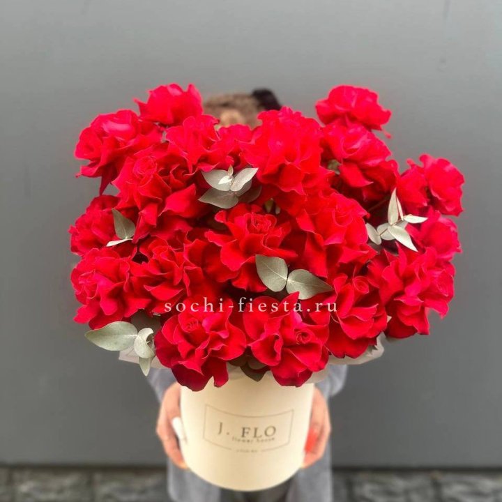 35 Французских роз в боксе в Иркутске