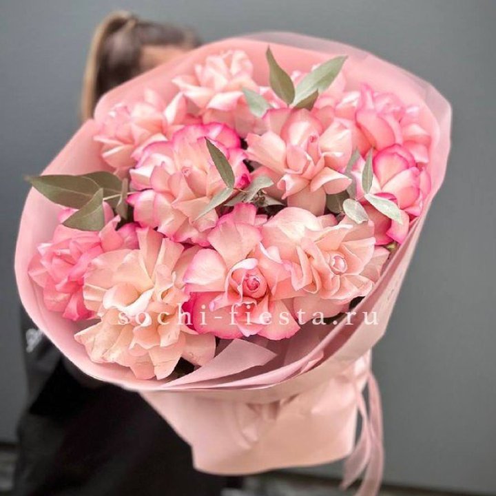 Нежно- розовые французские розы Венди в Иркутске