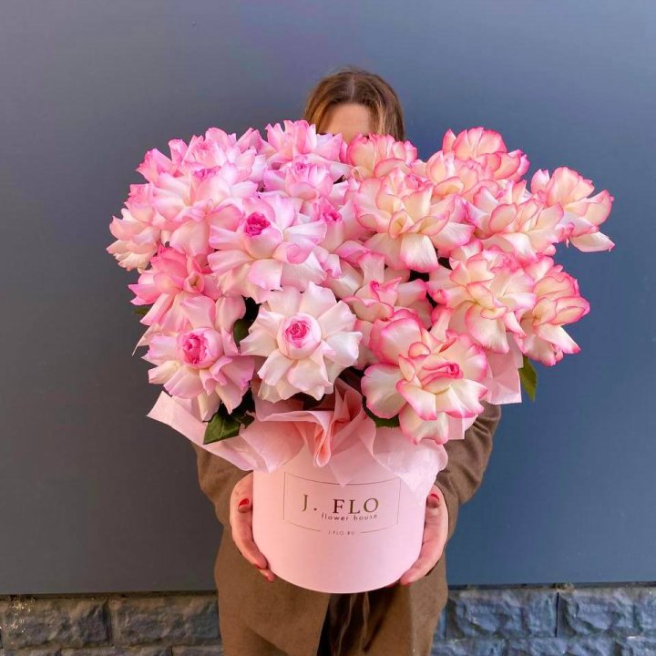 25 Французских роз микс в боксе в Иркутске