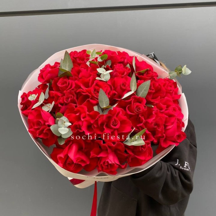23 Красных французских роз в Иркутске