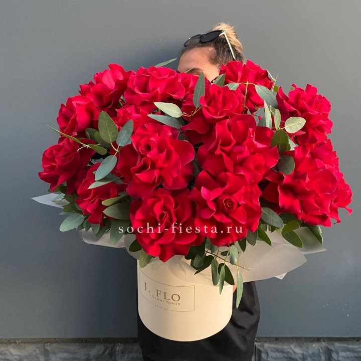 25 Французских красных роз в коробке в Иркутске