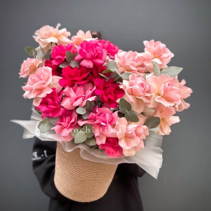 23 Французские розы Микс в боксе в Иркутске