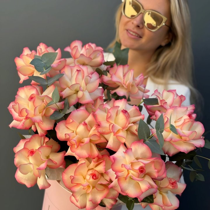 15 французских  роз Джумилия в боксе в Иркутске