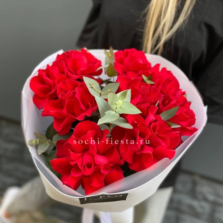 9 Красных французских роз в Иркутске