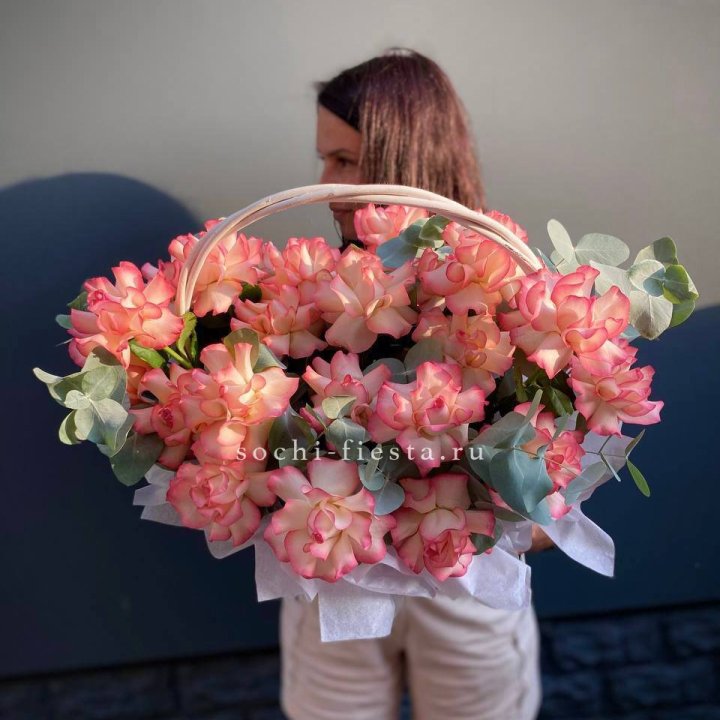 25 Французских роз Джумилия в корзине в Иркутске