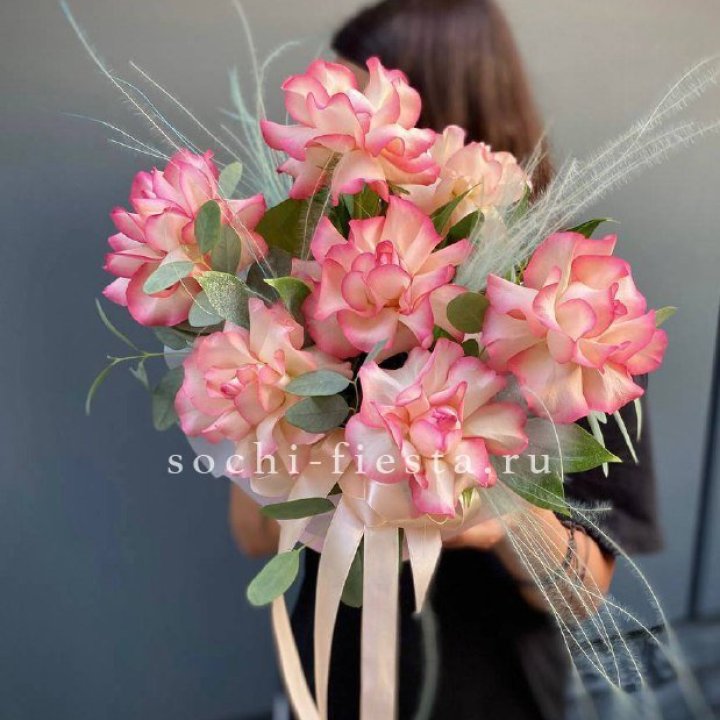 9 Французских роз Джумилия в боксе в Иркутске