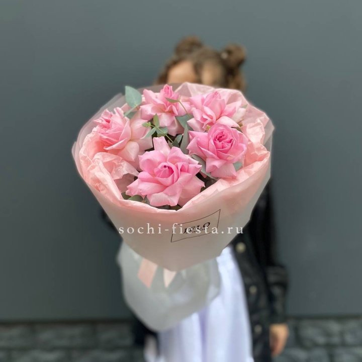 5 французских розовых роз  в Иркутске