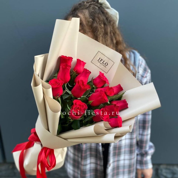 15 красных роз в Иркутске