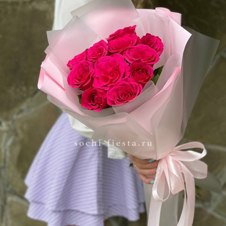Букет алых роз в Иркутске
