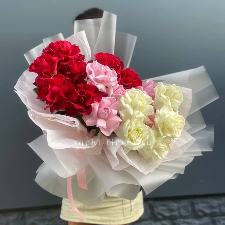 Микс из 17 роз в Иркутске