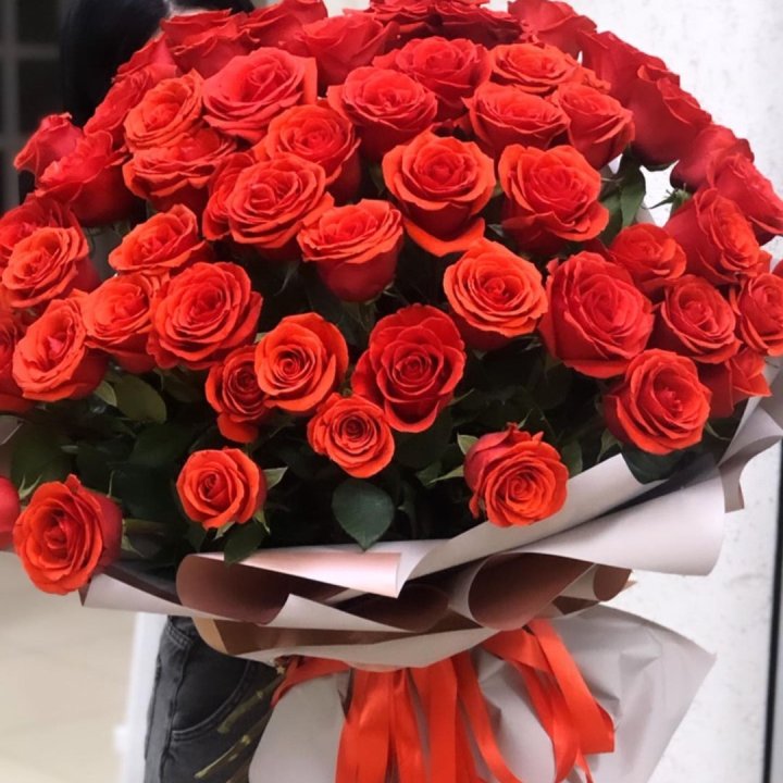 Букет высоких эквадорских роз  в Иркутске