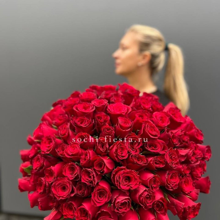 Охапка из 101 красной розы в Иркутске