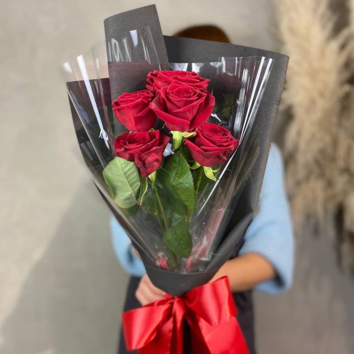 5 роз ред наоми в Иркутске