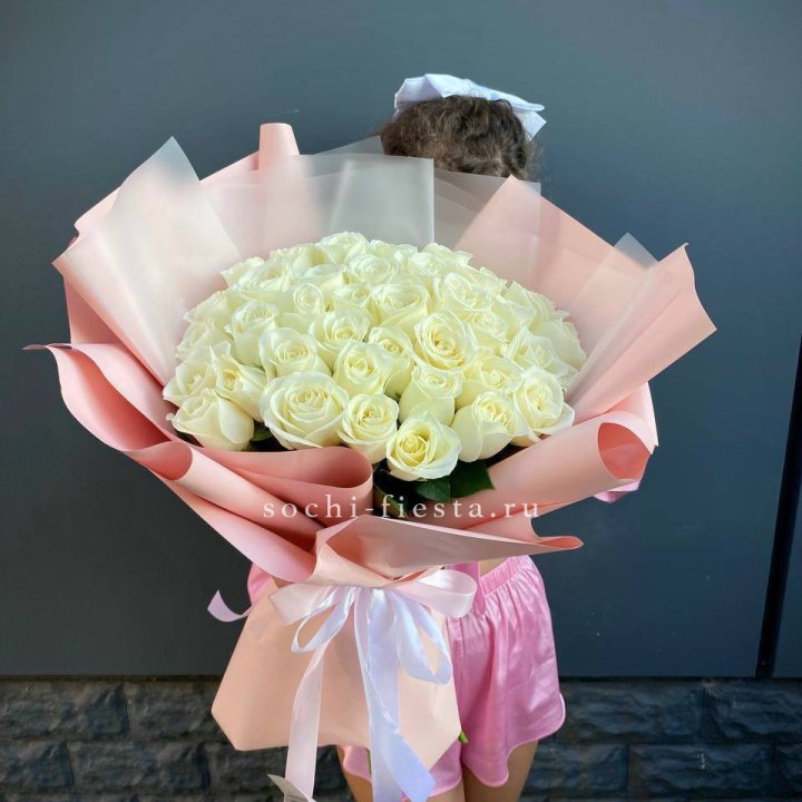 35 белых роз в Иркутске