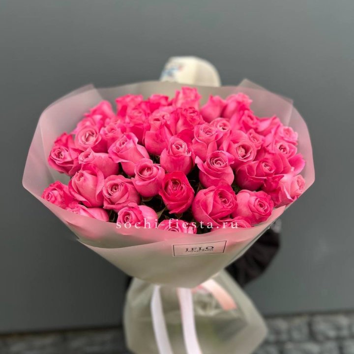 Роза малиновая в Иркутске