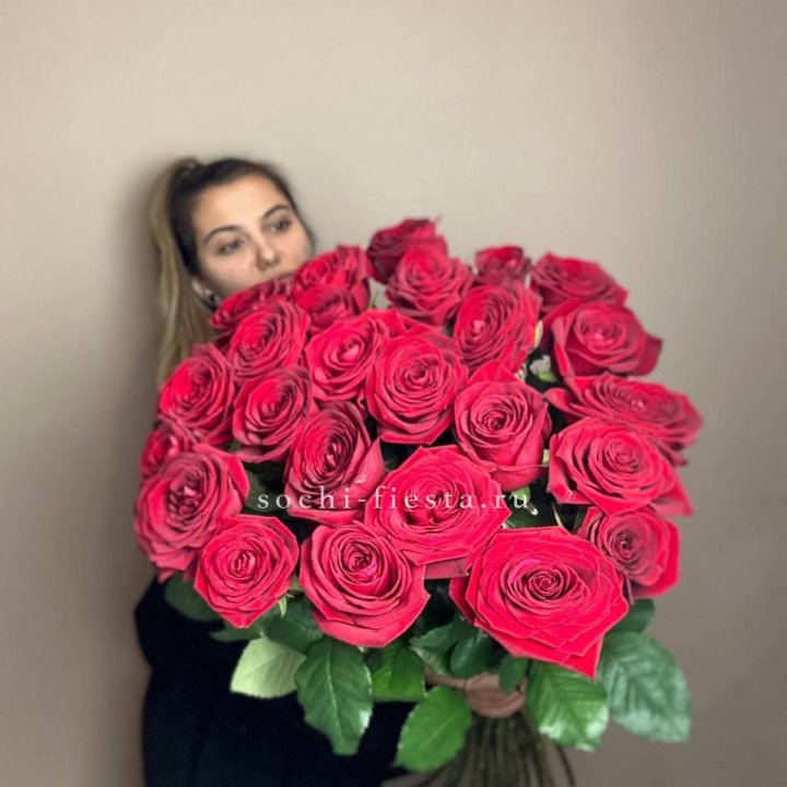 25 высоких роз в Иркутске