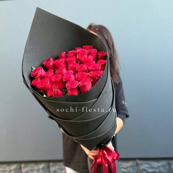 25 высоких красных роз в Иркутске