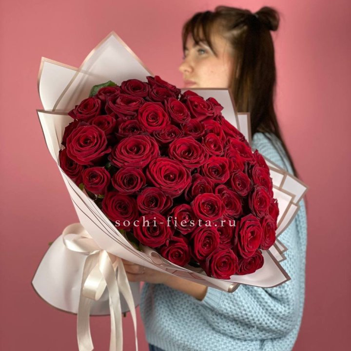 51 красная роза "Лавели" в Иркутске