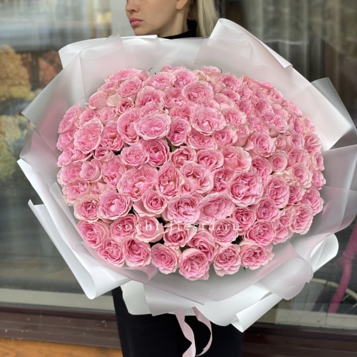 101 нежно-розовая роза в Иркутске