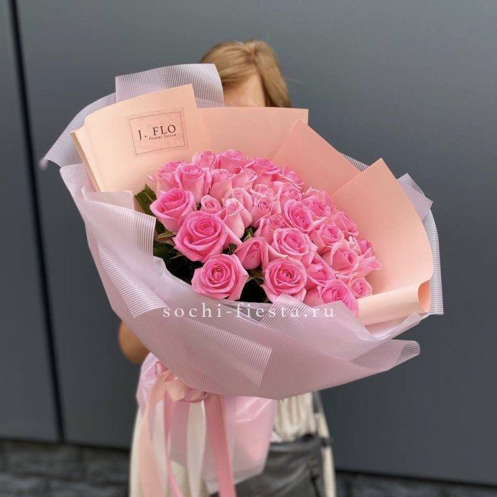 33 Розовые розы в Иркутске