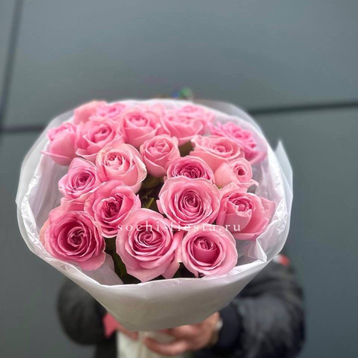 21 Розовая роза в белом в Иркутске