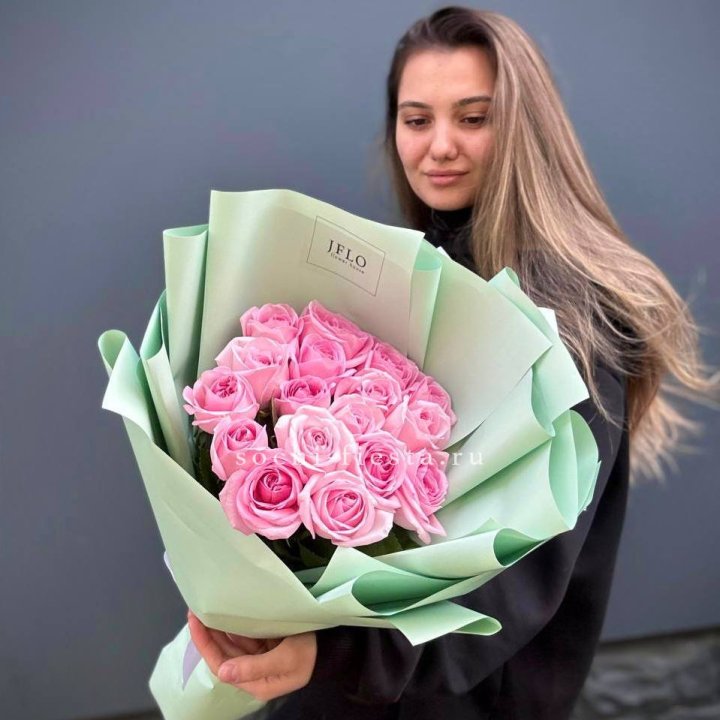 17 розовых роз в Иркутске