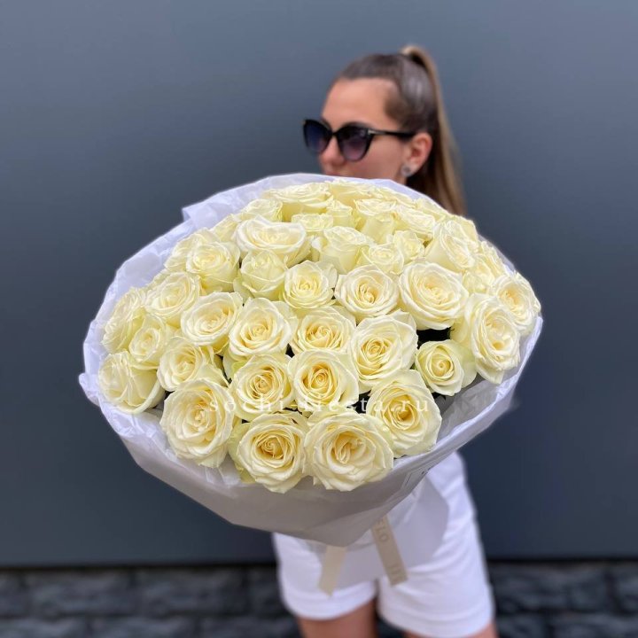 51 белая роза  в Иркутске