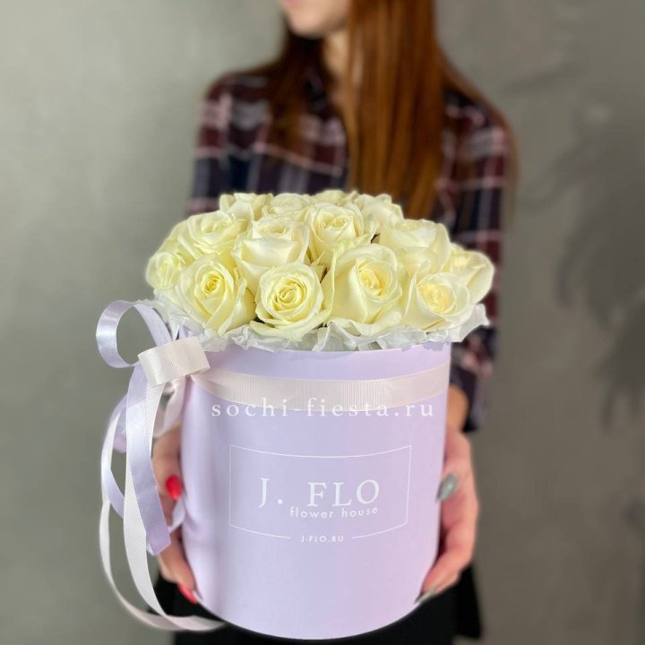 25 роз в цилиндре  в Иркутске