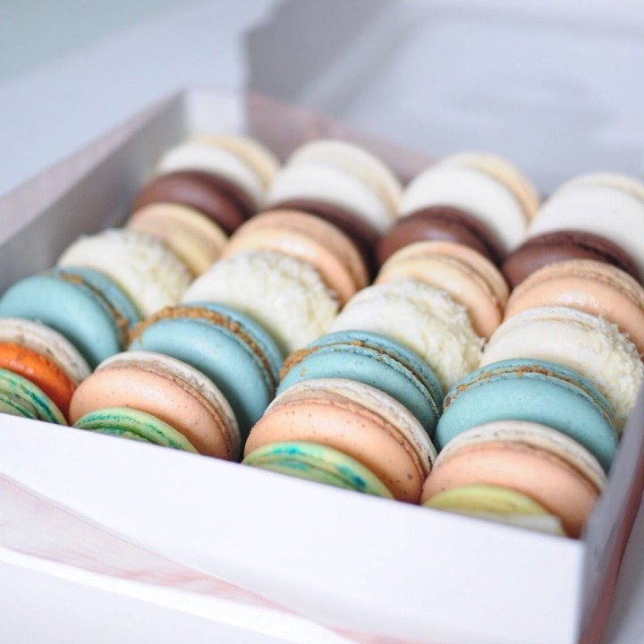 Коробка макаронс 25 шт. в Иркутске