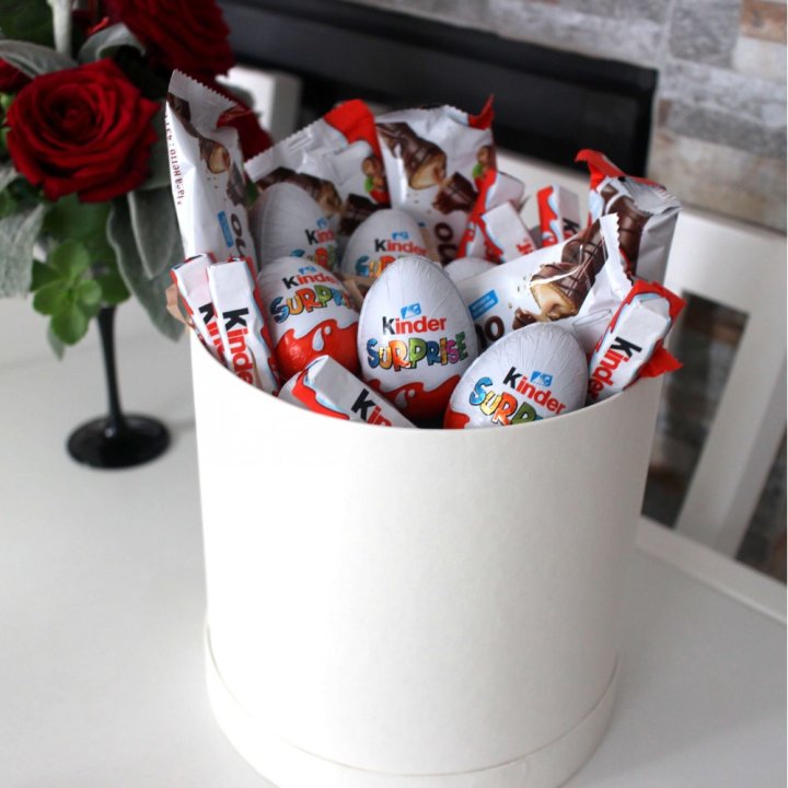 Коробка с киндерами  в Иркутске