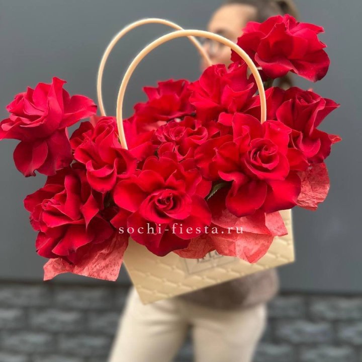 Французские розы в сумочке в Иркутске