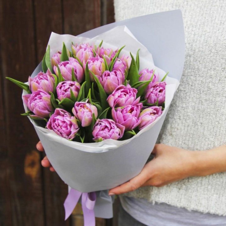 Букет пионовидных тюльпанов в Иркутске