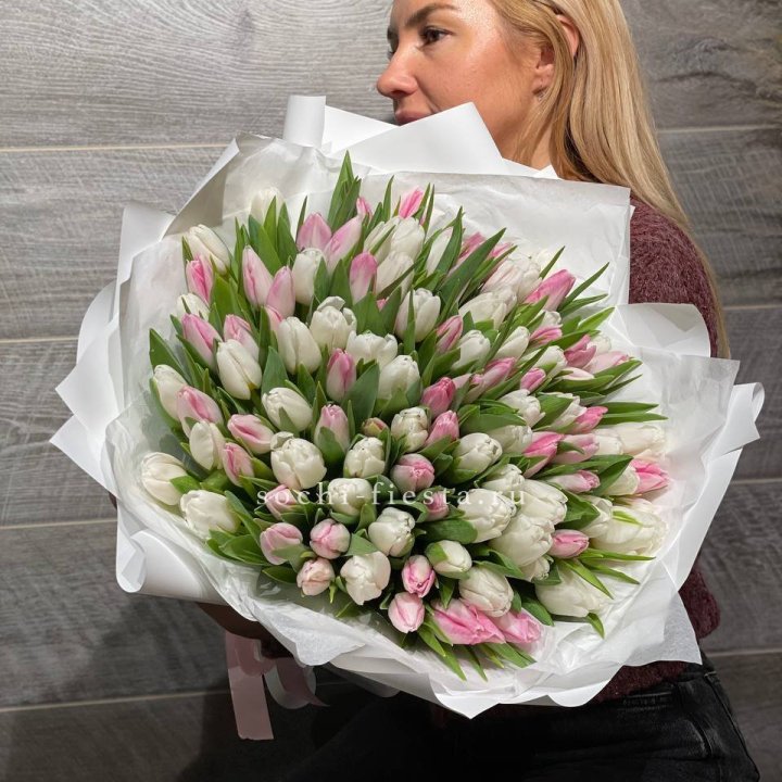 101 тюльпан нежный микс в Иркутске