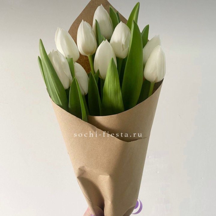 Букет белых тюльпанов в Иркутске