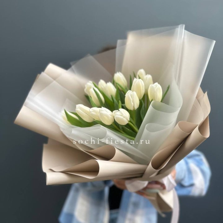 Букет из 15 белых тюльпанов в Иркутске